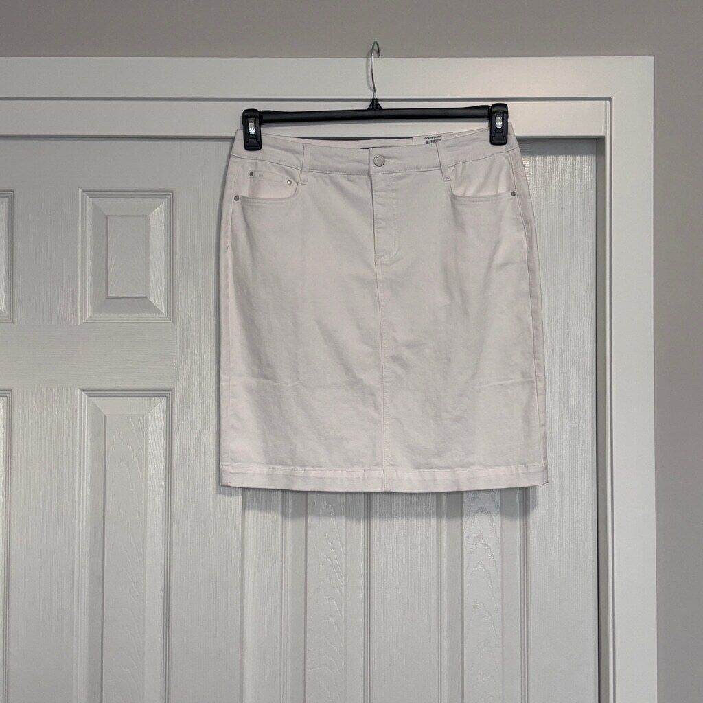 Charter Club Women's 10 White Denim Tummy Control Skirt NWT