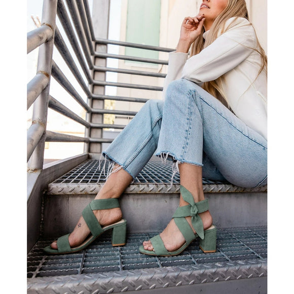 Journee Signature Women's 9.5 Green Leather Block Heel Sandals / Shoes NIB