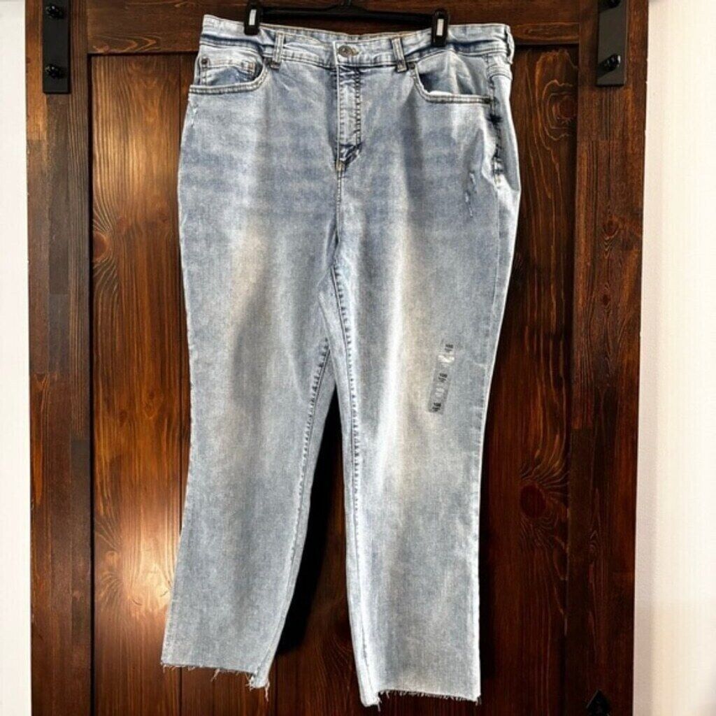 I.N.C. International Concepts Women's High Rise Cropped Frayed Hem Jeans NWT