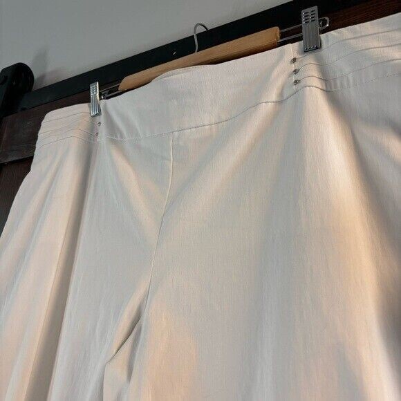 JM Collection Plus Size White Stretchy Tummy Control Pull-On Slim-Leg Pants NWT