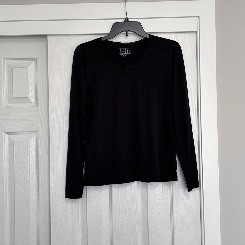 Simply Styled Women's Medium Long Sleeve Pajama Top NWT