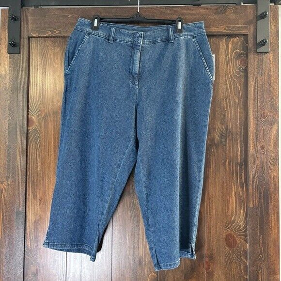 Karen Scott Women's Denim Comfort Waist Capri Pants NWT.