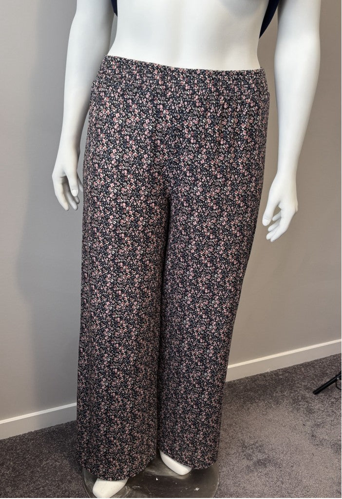 Tinsel Women's Extra Large Petite Navy Floral Print Wide-Leg Pants NWT