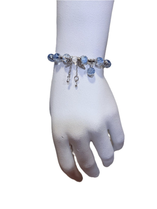 Pretty Blue and White Crackle Bead and Butterfly Charm Stretchy Bracelet NWT