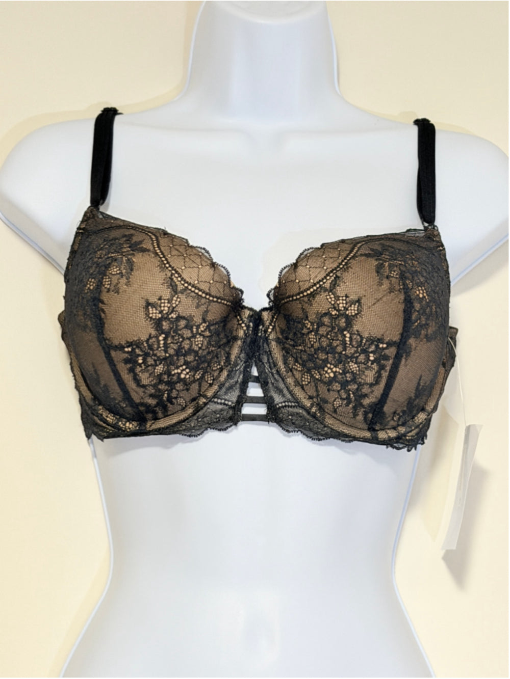 b.tempt’d by Wacoal Women's Size 36 C Black & Beige Lace Bra NWT