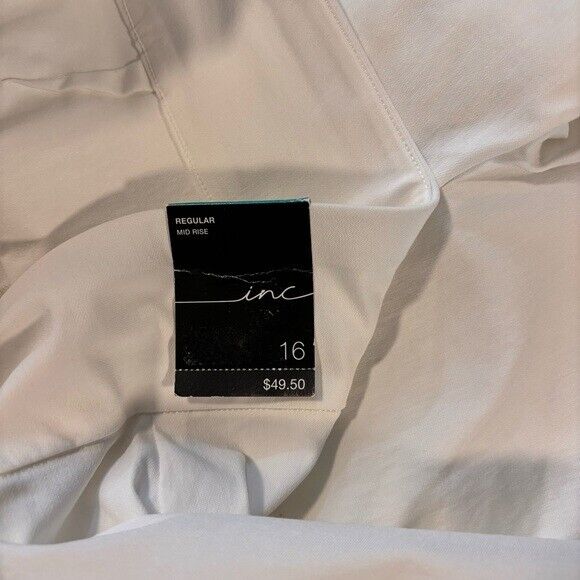 I.N.C. International Concepts Size 16 White Mid Rise Pull-On Bermuda Shorts NWT
