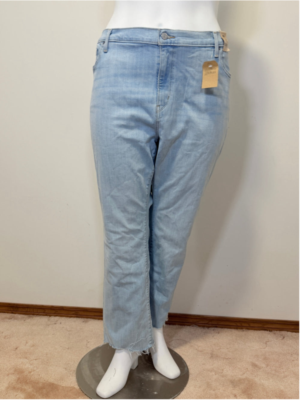 Levi's Plus Size 24W 724 High-Rise Straight Leg Light Wash Jeans NWT