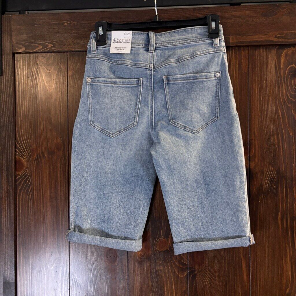 I.N.C. International Concepts Women's 0 Mid-Rise Light Denim Bermuda Shorts.