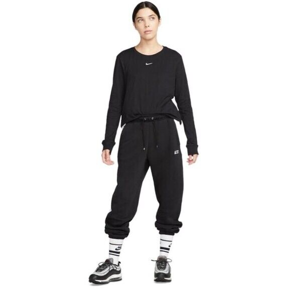 Nike Women's XS Black Sportswear Premium Essentials Long-Sleeve T-Shirt NWOT