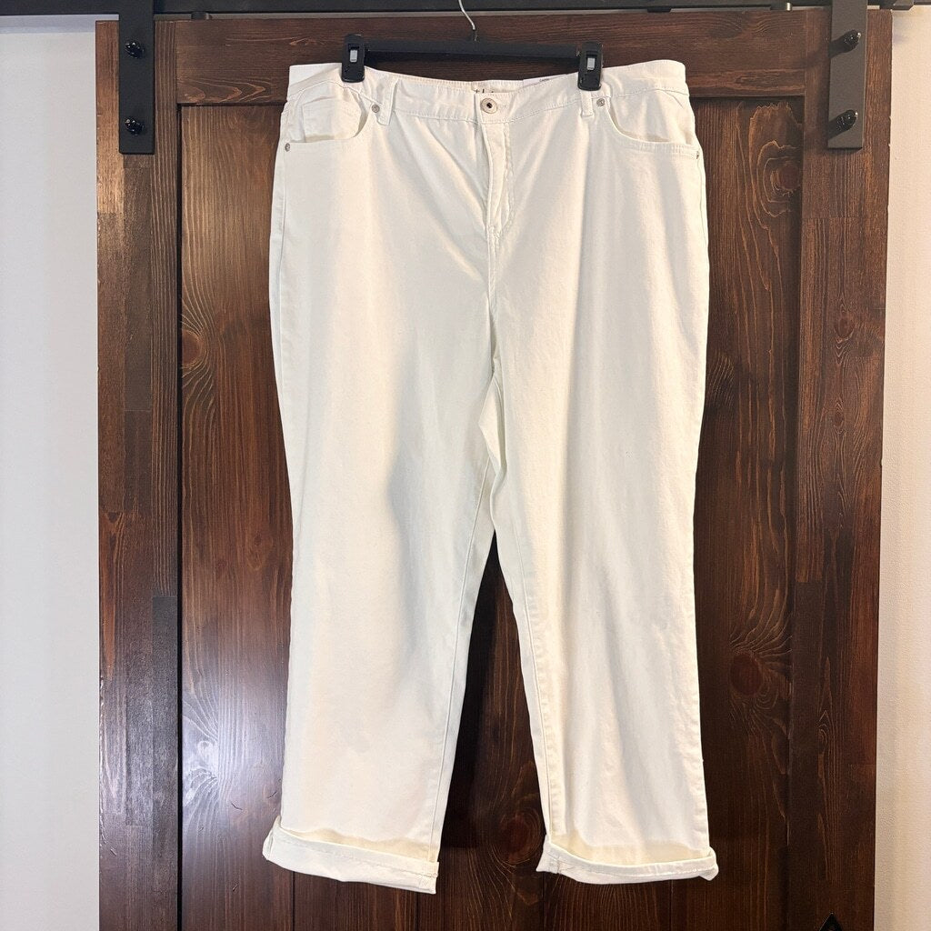 Style & Co Women's Curvy Cuffed White Capri Jeans NWT