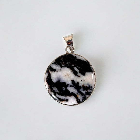 White Buffalo Turquoise 925 Silver Plated Necklace Pendant NWT