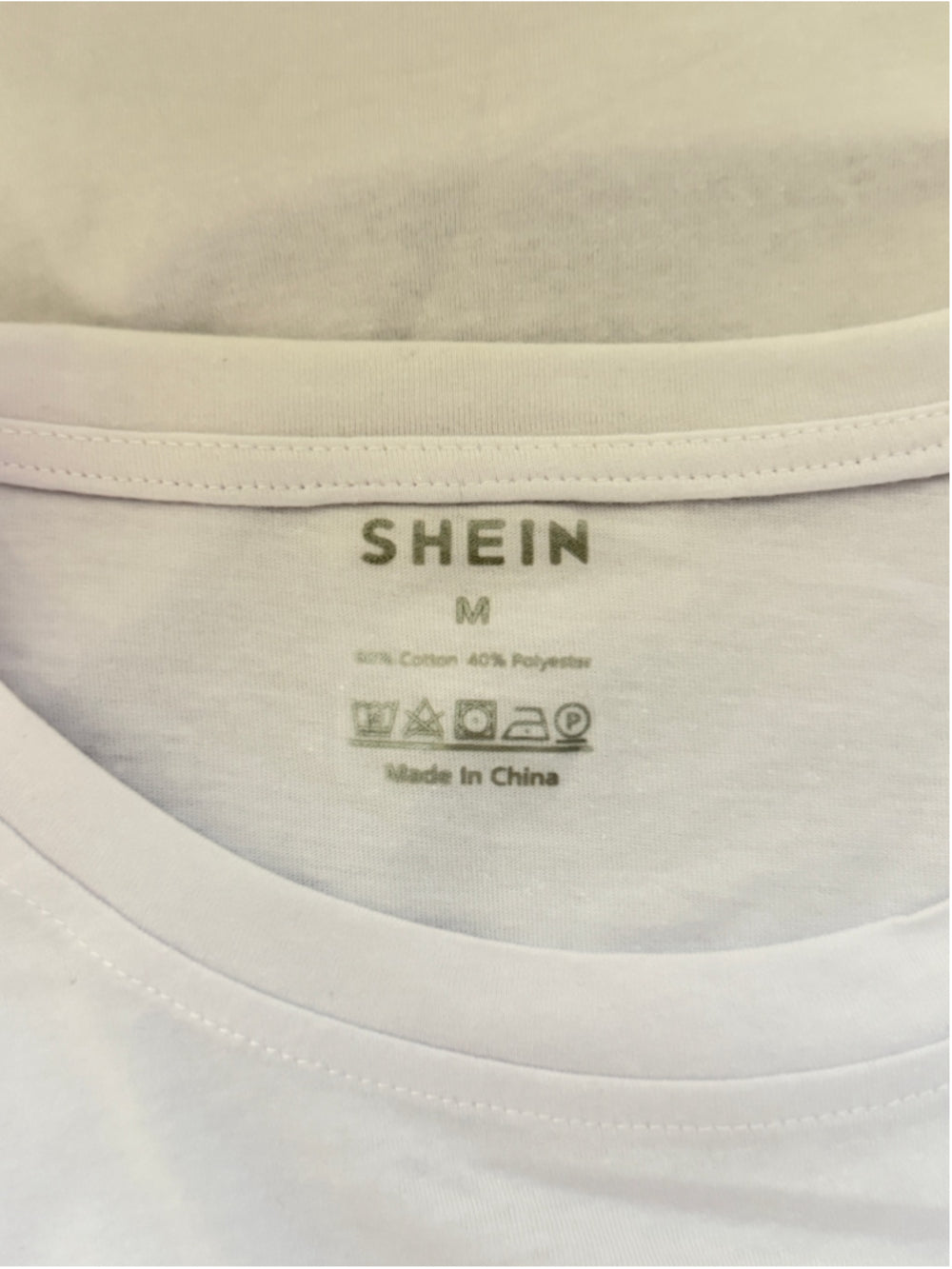 Shein Medium White Short Sleeve T-Shit /w Taz from Looney Tunes Graphic NWT
