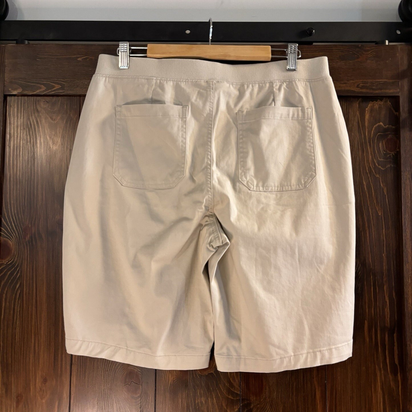 Karen Scott Light Beige Mid Rise Stretch-Waist Shorts NWT