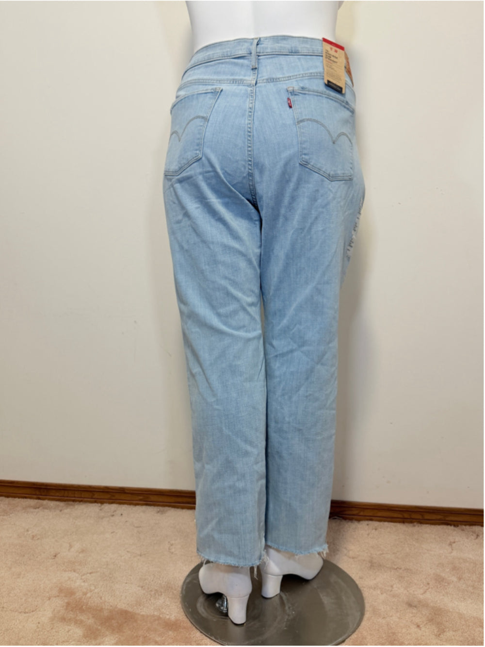 Levi's Plus Size 24W 724 High-Rise Straight Leg Light Wash Jeans NWT