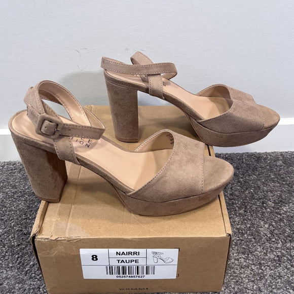Journee Collection Women's 8 Beige Nairri Platform Block Heel Dress Shoes NIB
