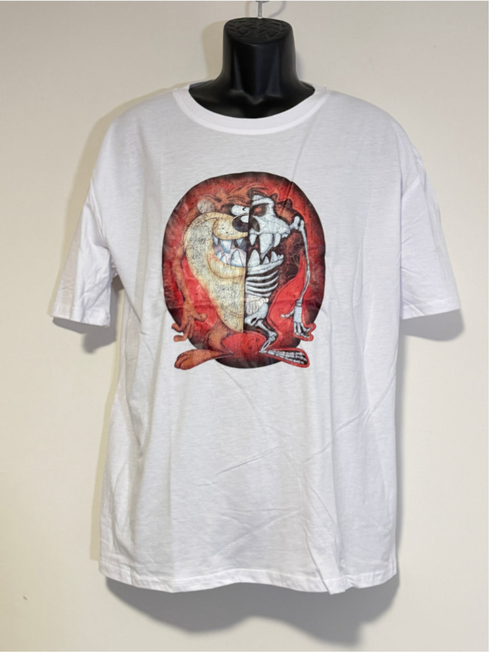 Shein Medium White Short Sleeve T-Shit /w Taz from Looney Tunes Graphic NWT