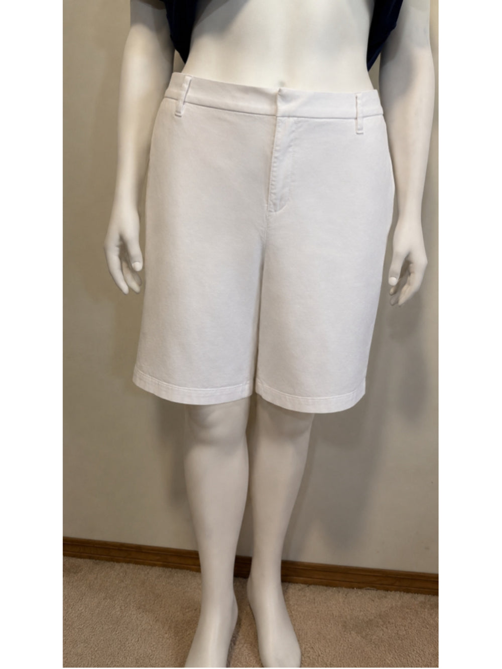 Tommy Hilfiger Women's Plus Size 18W White Bermuda Casual Shorts NWT