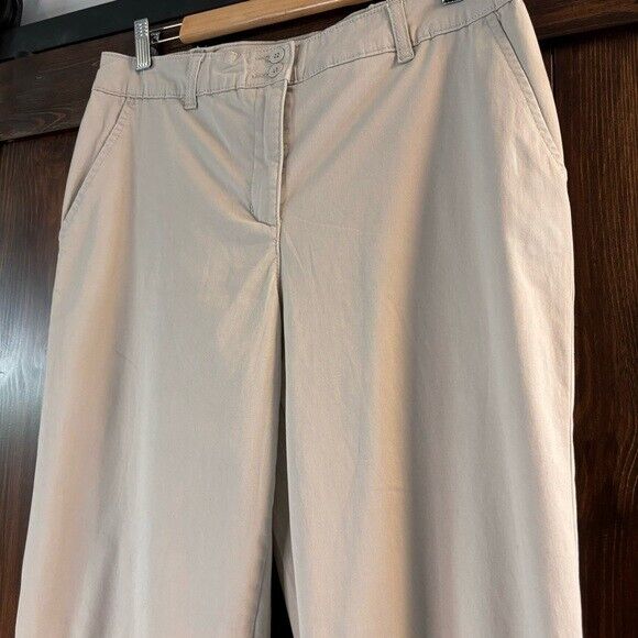 Karen Scott Women's Light Beige Comfort Waist Capri Pants NWT