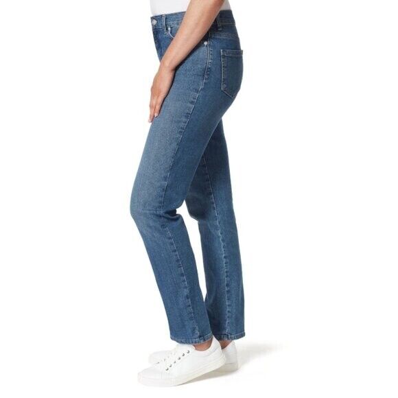 GLORIA VANDERBILT Petite Amanda High Rise Straight-Leg Light Wash Jeans, NWT